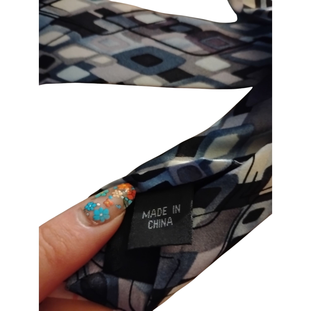Geometric Patterned Tie - Black, Gray, White - Picture 5 of 6